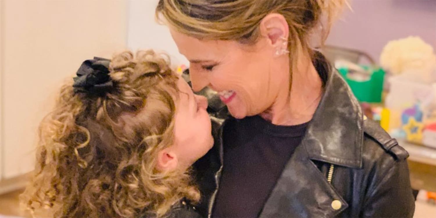 Savannah Guthrie and daughter Vale are all smiles in matching outfits Savannah Guthrie and daughter Vale are all smiles in matching outfits