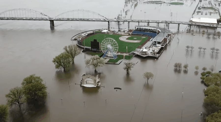 Due to flooding, River Bandits will play Baseball in Iowa City