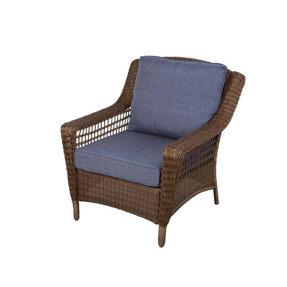 wicker lounge chairs outdoor