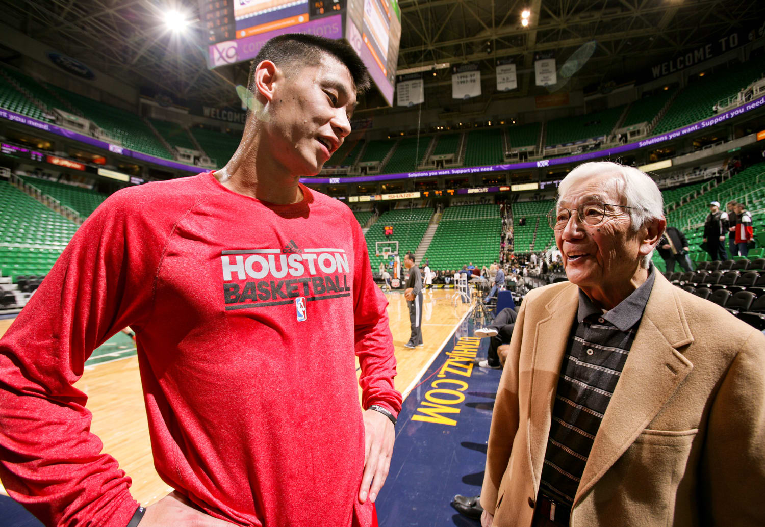 Basketball pioneer, ex-Utah guard Wataru 'Wat' Misaka dies at 95 - ESPN