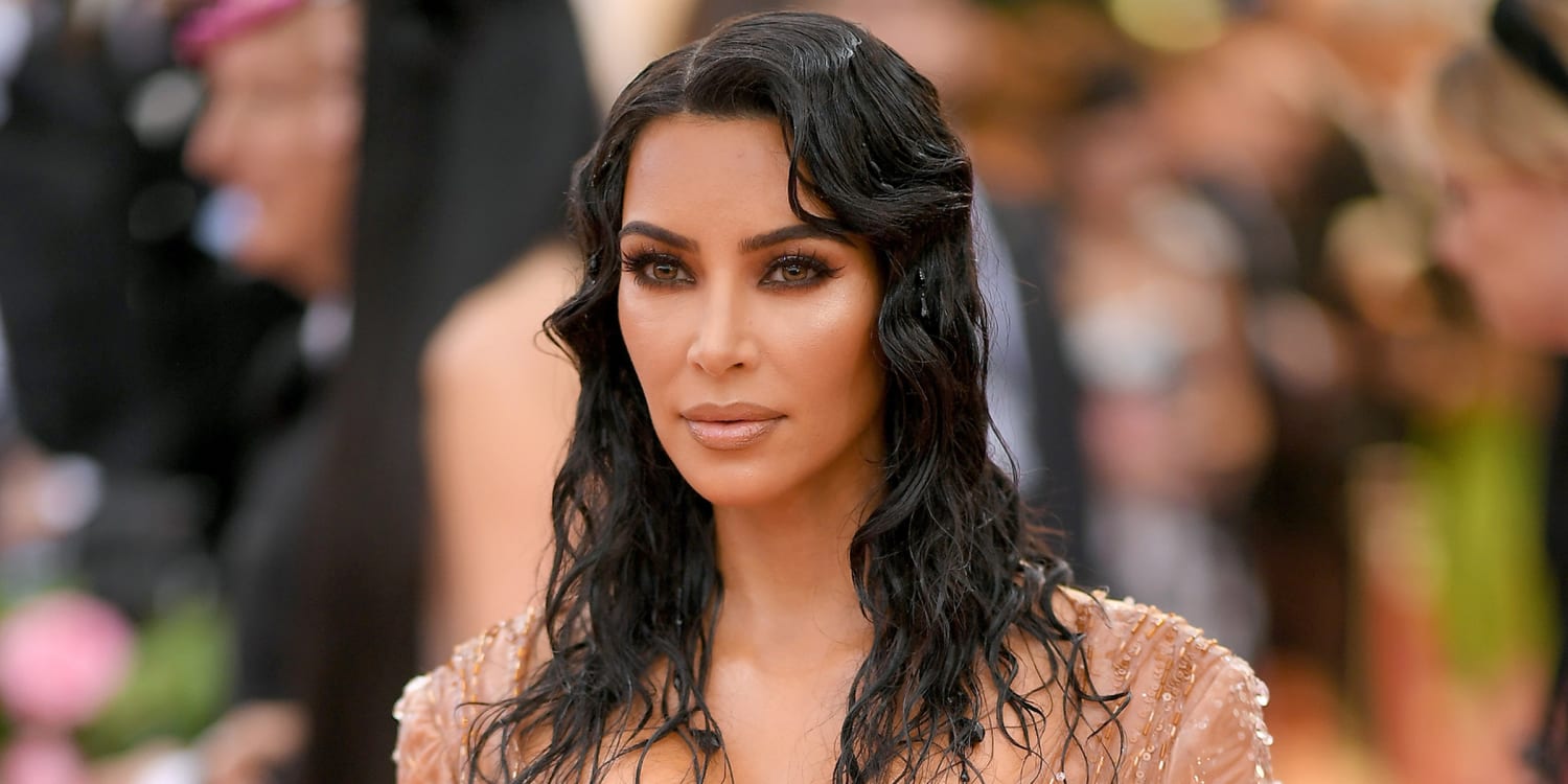 Kim Kardashian West has a sleek, new bob for summer — see the look!