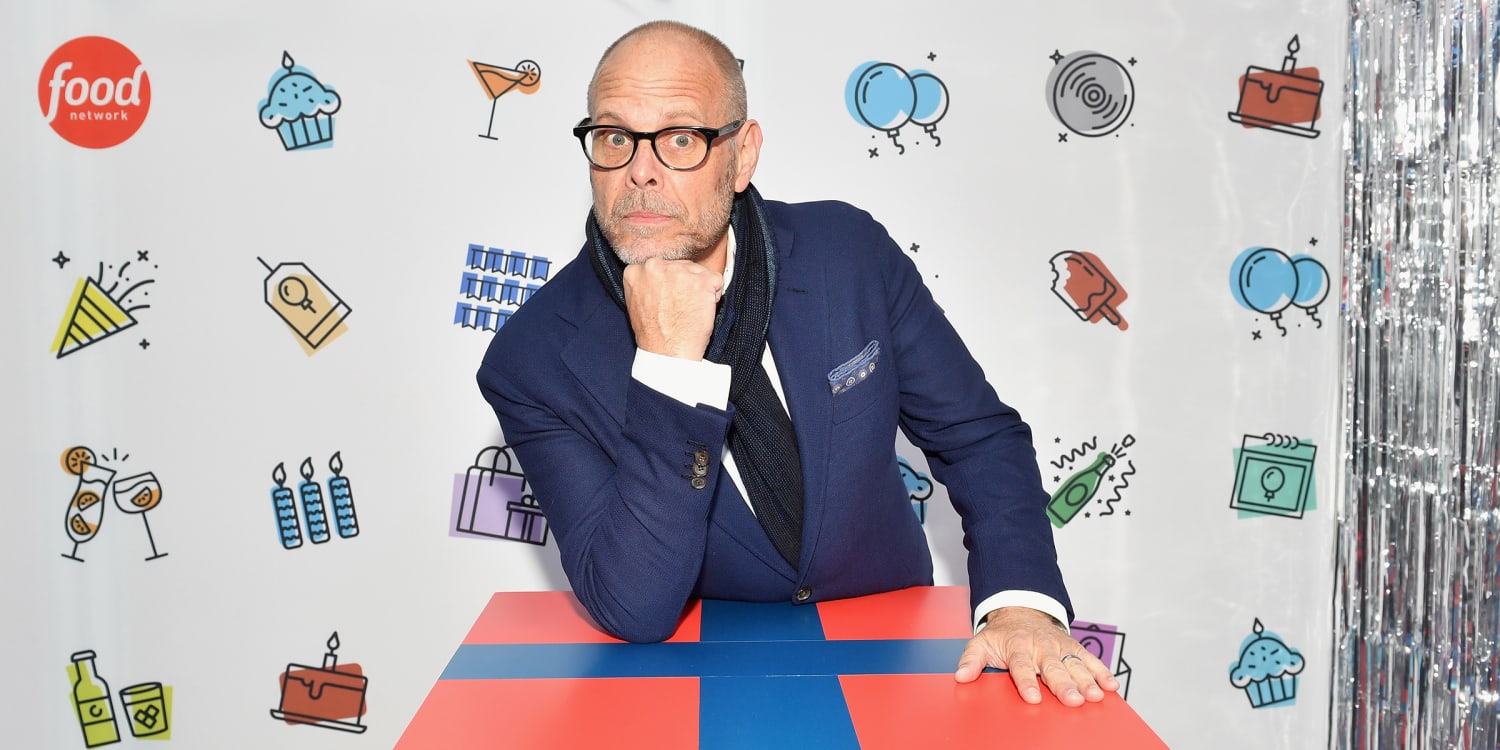 Alton Brown on the 'Good Eats' Relaunch and What You Really Need in Your  Kitchen