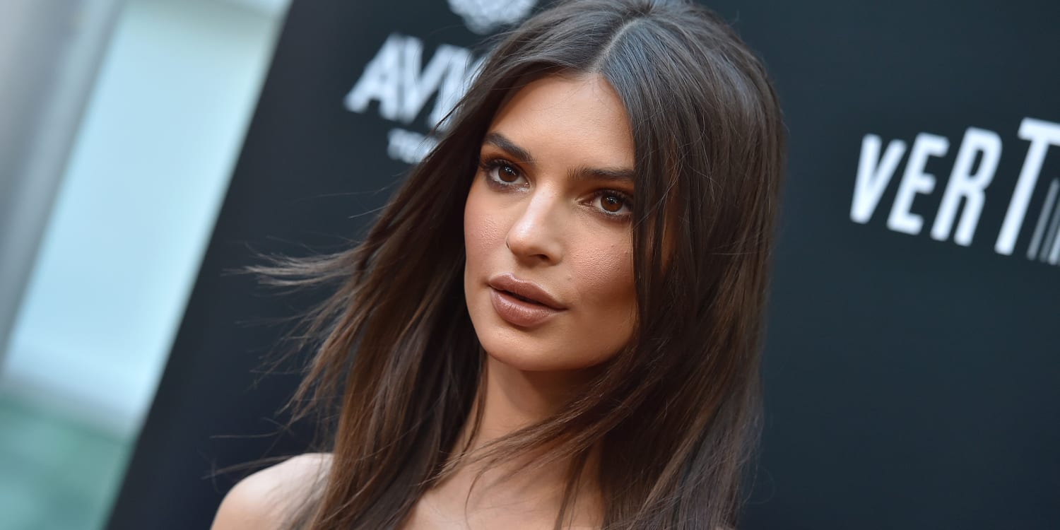 Emily Ratajkowski Wears Bob Haircut To 2019 Tony Awards