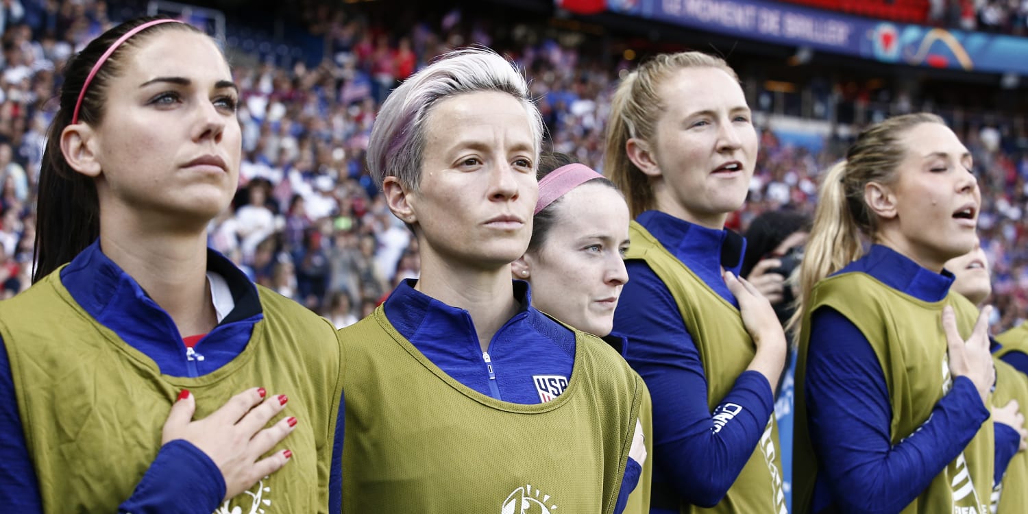 Megan Rapinoe kneels again for anthem before USA's 3-1 win over Holland, USA women's football team