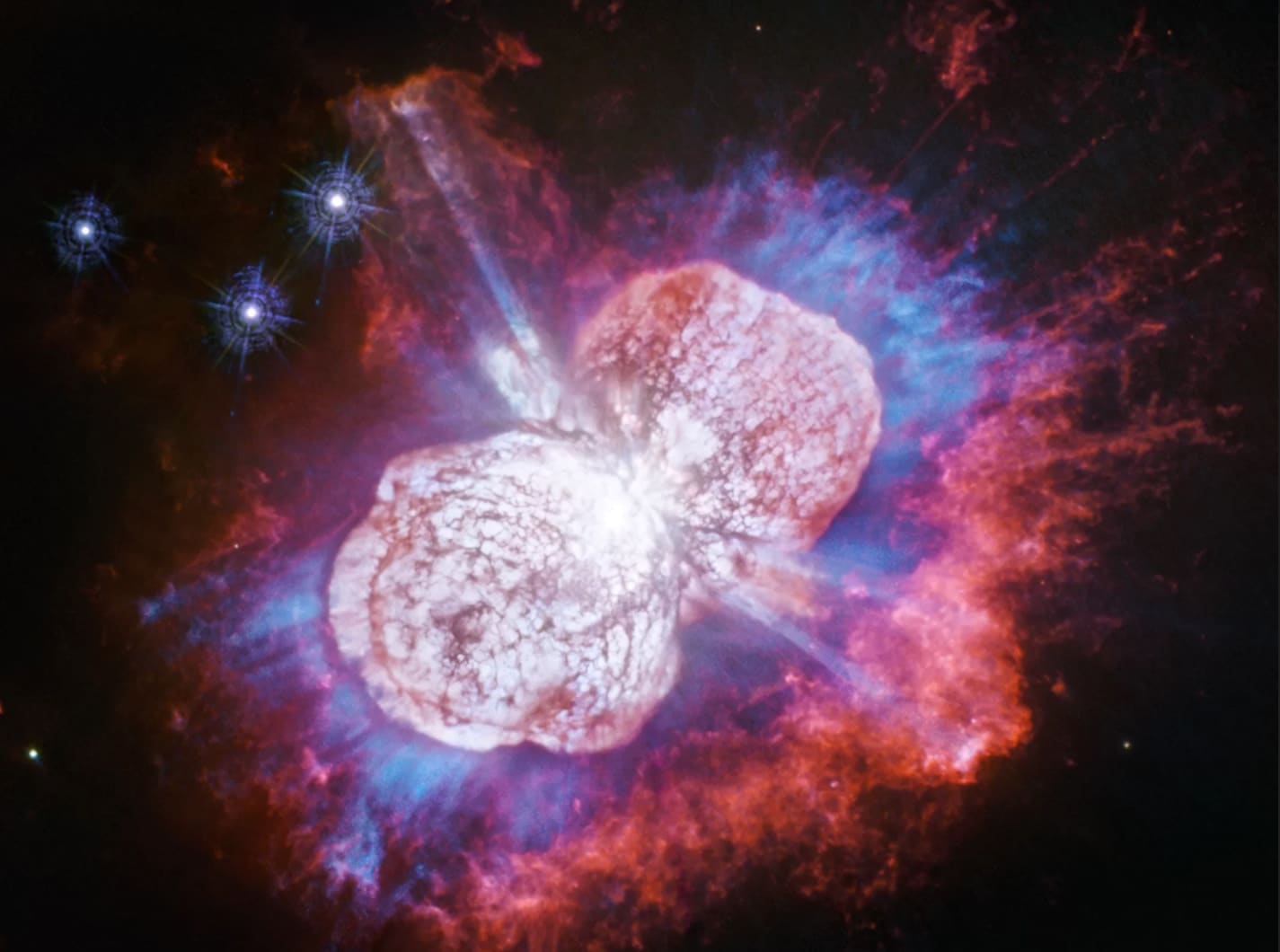 JEP gaan beslissen Herziening Hubble telescope captures cosmic 'fireworks' in red, white and blue