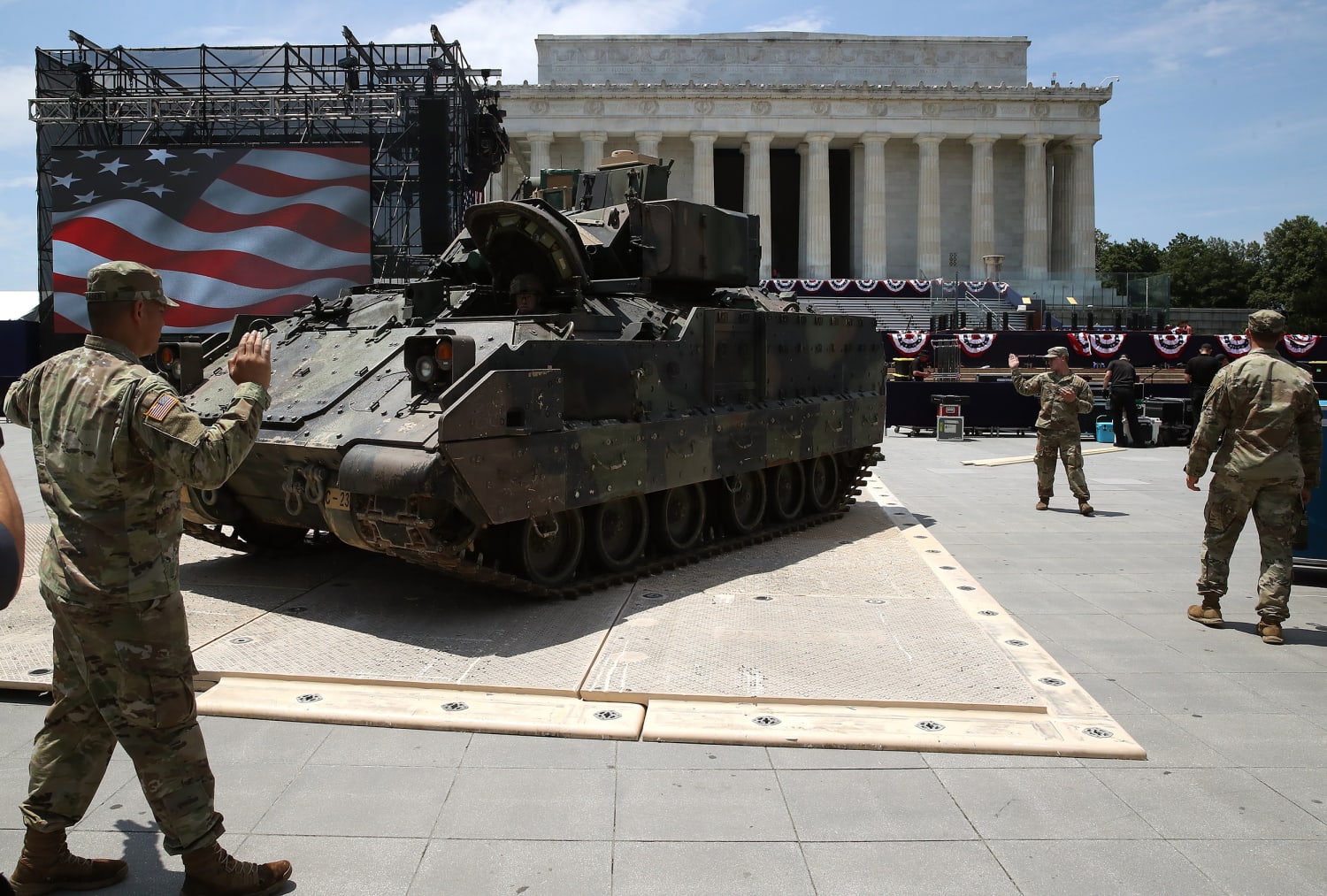 Военной поддержки сша. БМП Брэдли. Новая БМП США. Военные Украины. БМП Брэдли на Украине.