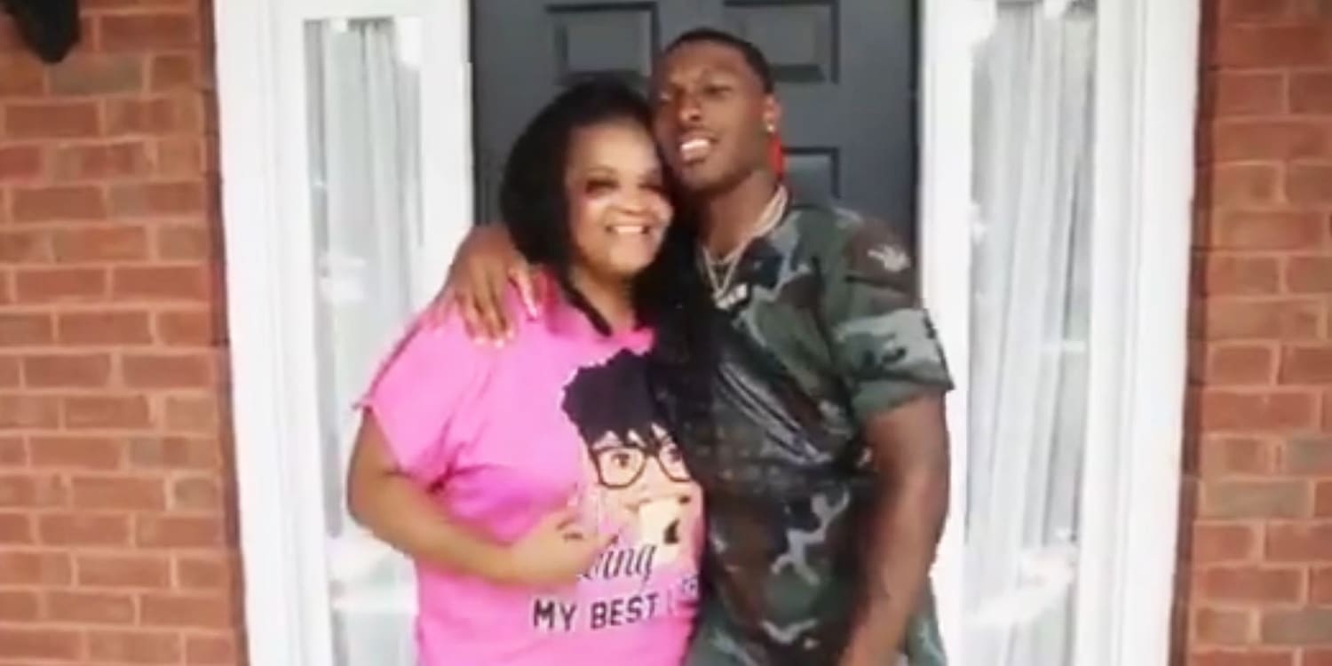 Chiefs rookie WR Mecole Hardman surprises mother with new house