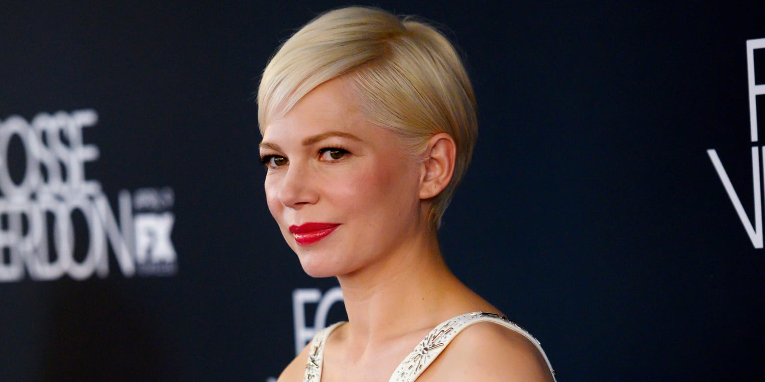 Michelle Williams' 'S' wave hairstyle is perfect on her chin-skimming bob
