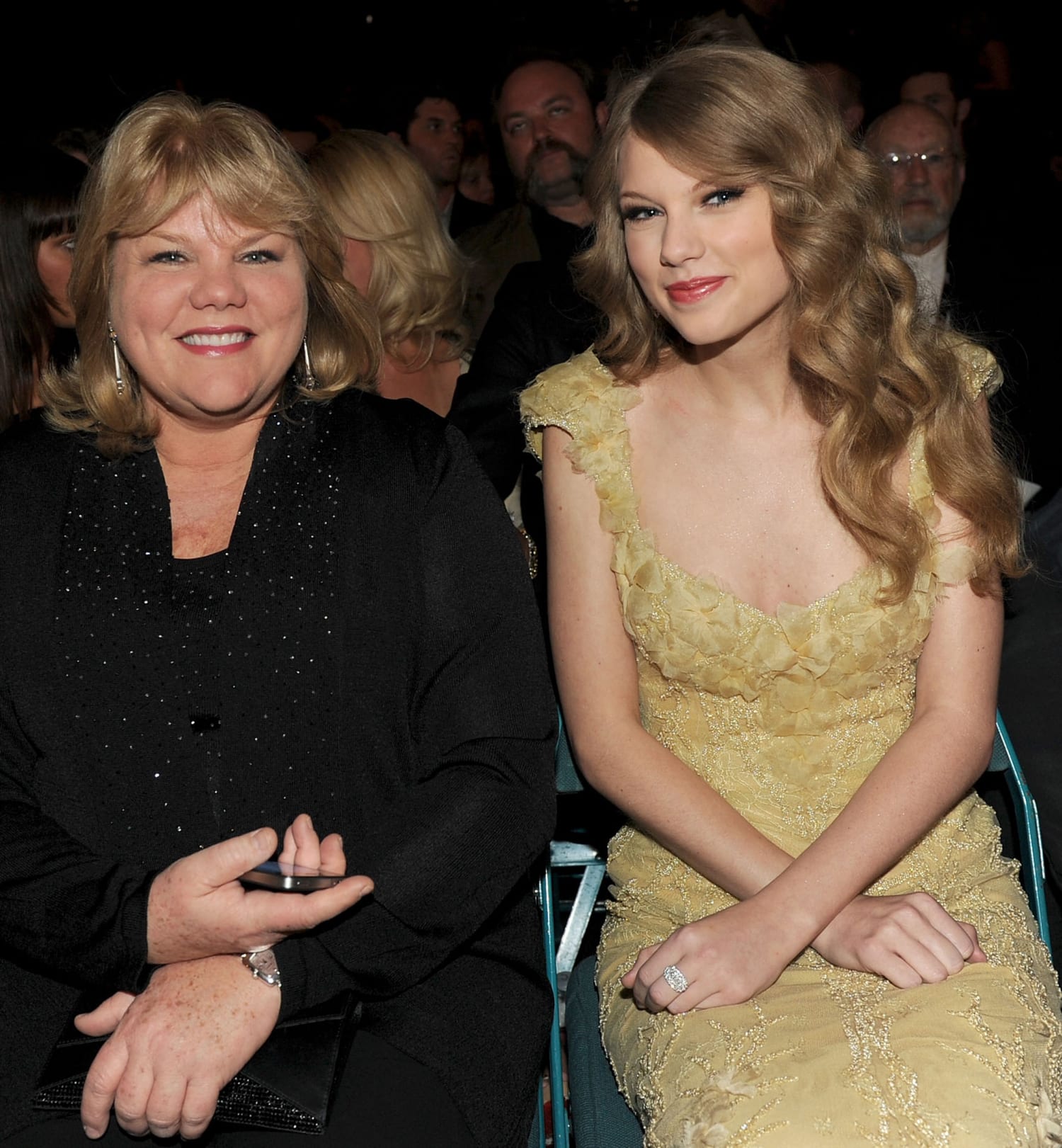 Soon You Ll Get Better Taylor Swift Performs Song About Mom S Cancer