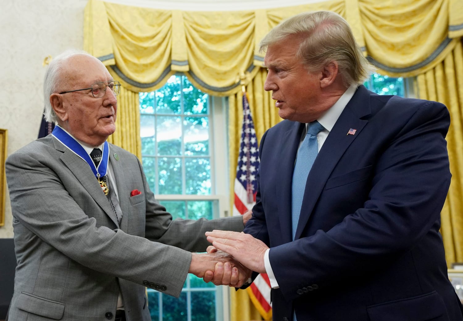Bob Cousy receives Presidential Medal of Freedom