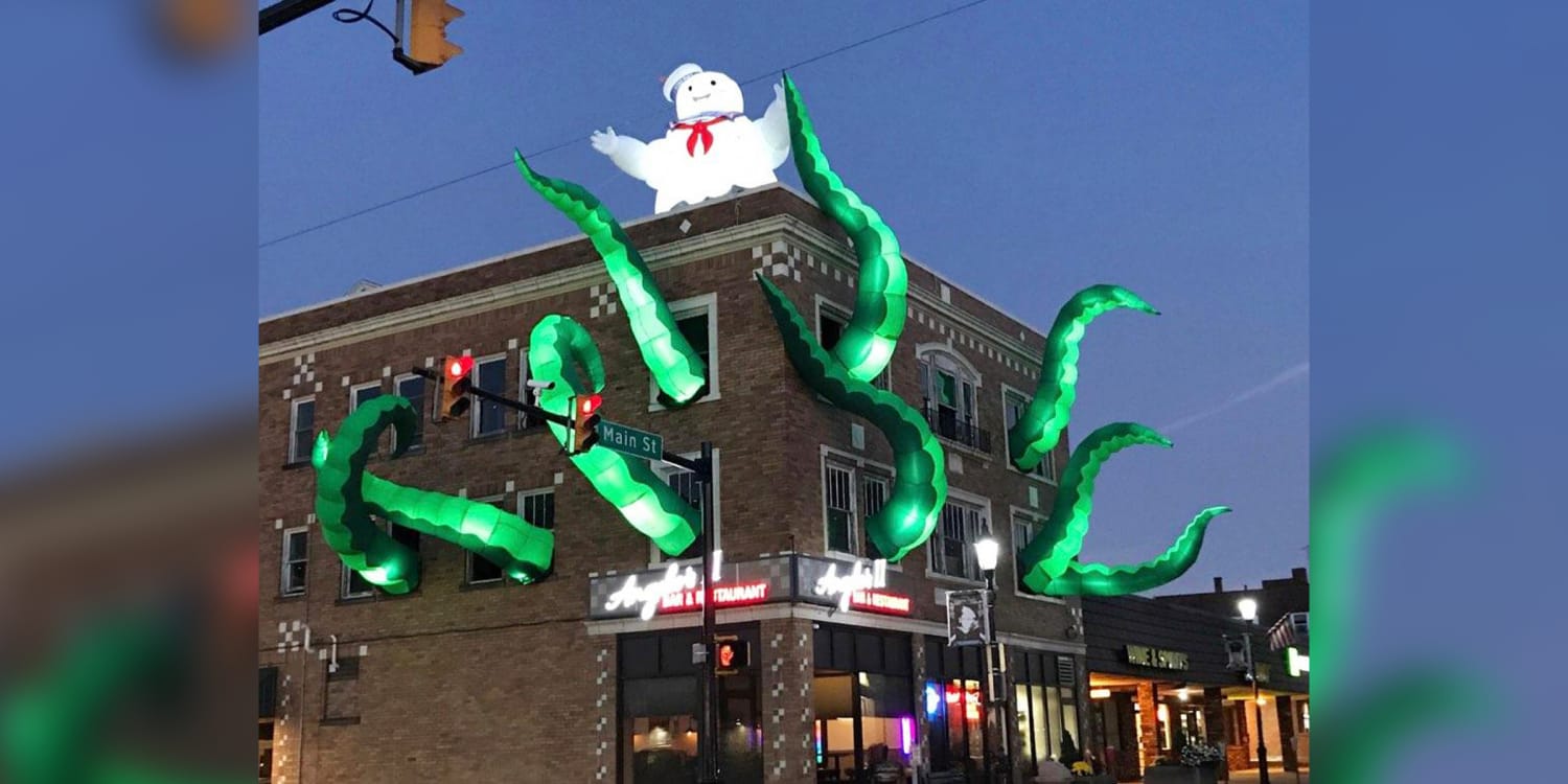 Restaurant nails 'Ghostbusters' decorations for Halloween