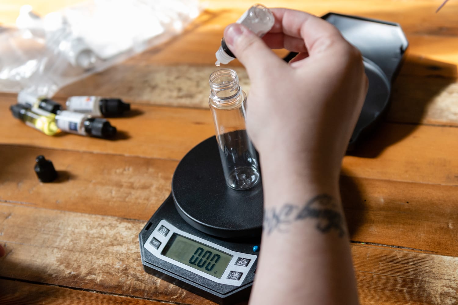 More vapers are making their own juice, but not without risks More vapers are making their own juice, but not without risks