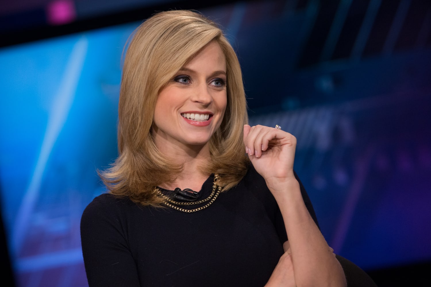 Sue Herera Cnbc Veteran Will Step Back From Daily Anchoring Duties Variety