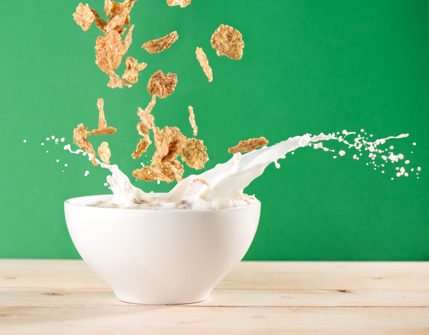 What is the healthiest cereal to eat? Fiber-rich, nutritious options.