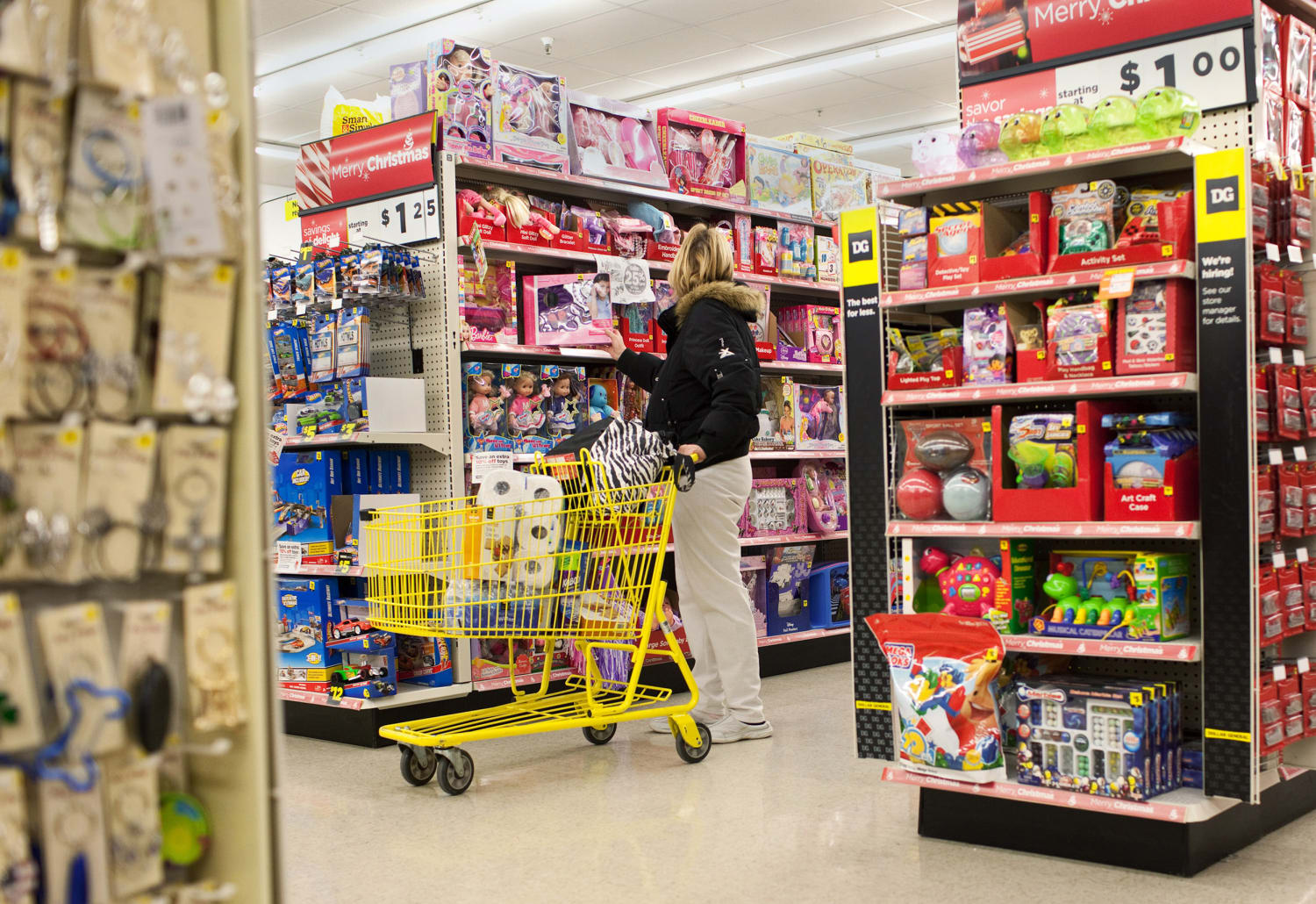 Thousands Of Retail S Are Closing, Dollar General Storage Shelves