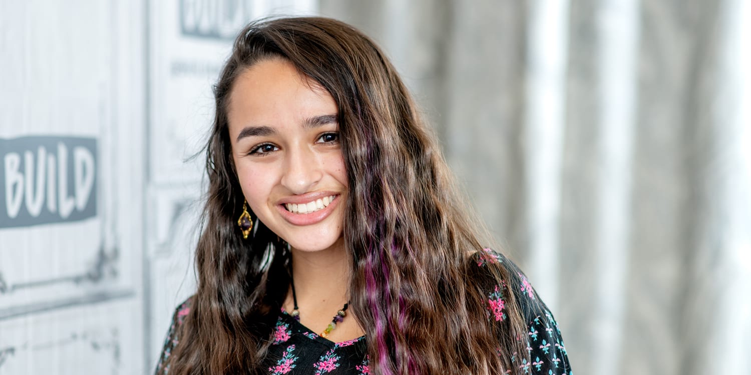 Jazz Jennings Surgery Reality Star Shows Off Scars In Photo