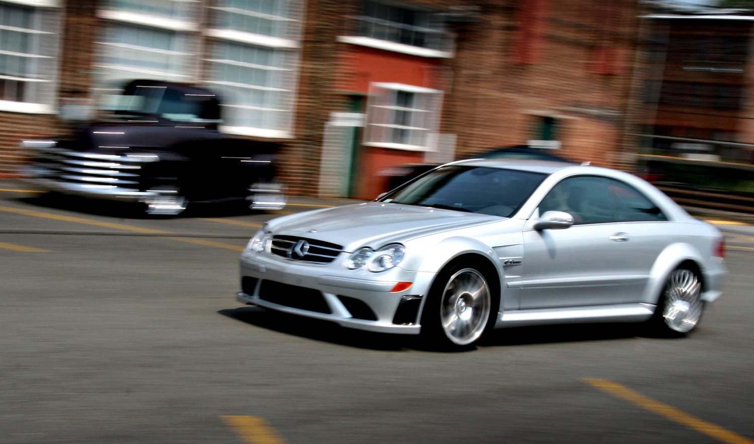Daimler recalls 744,000 Mercedes-Benz vehicles on fears the
