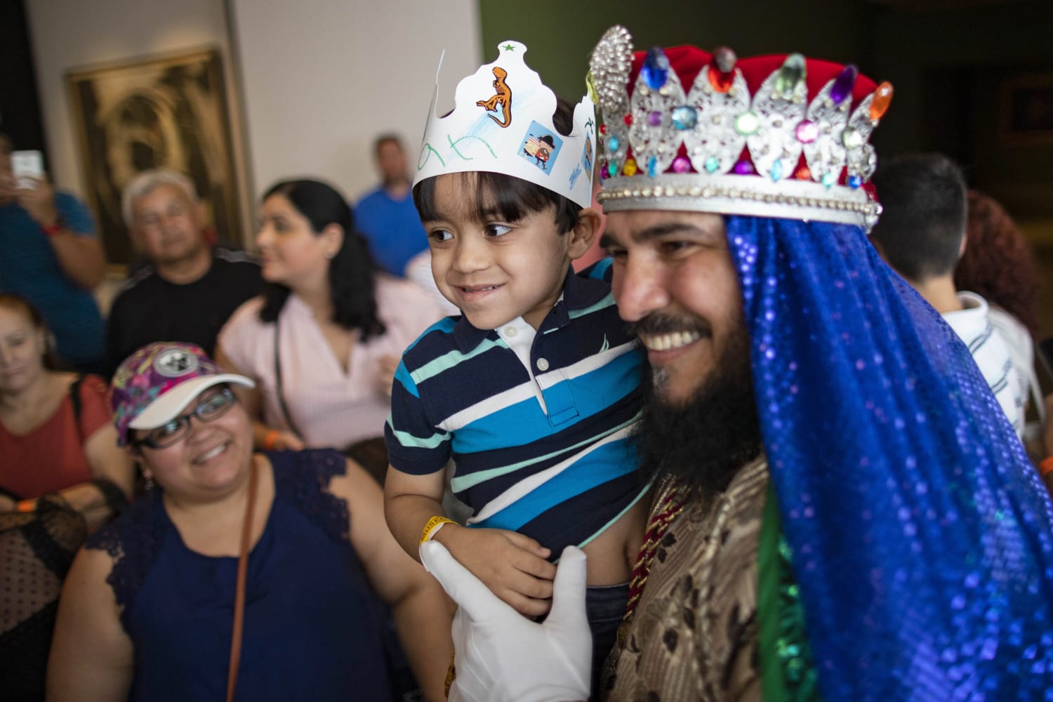 Three Kings Day is big in these Latino households, despite Santa's pull