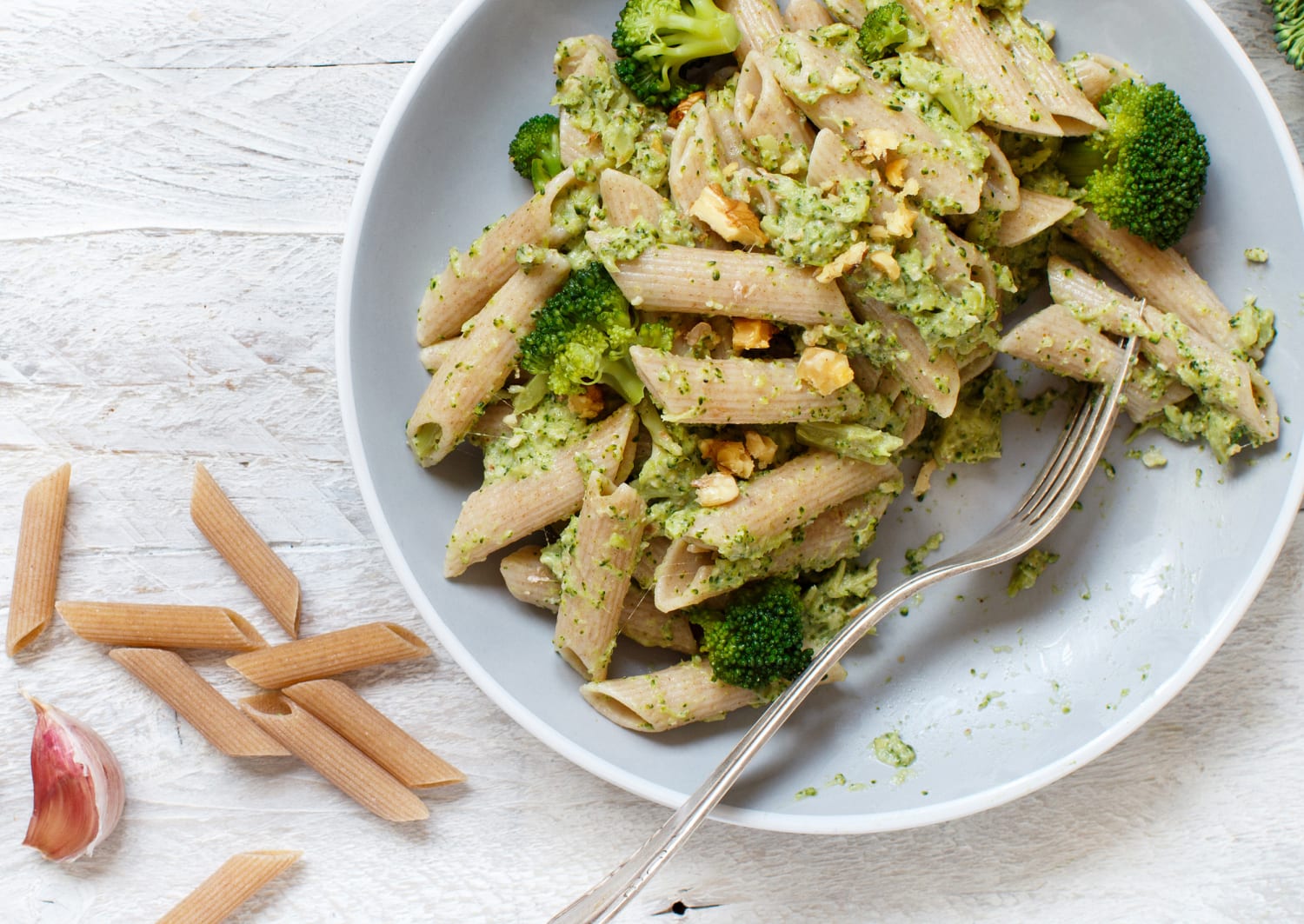 https://media-cldnry.s-nbcnews.com/image/upload/newscms/2020_02/3174861/200107-stock-wholegrain-pasta-broccoli-walnuts-cream-ew-102p.jpg