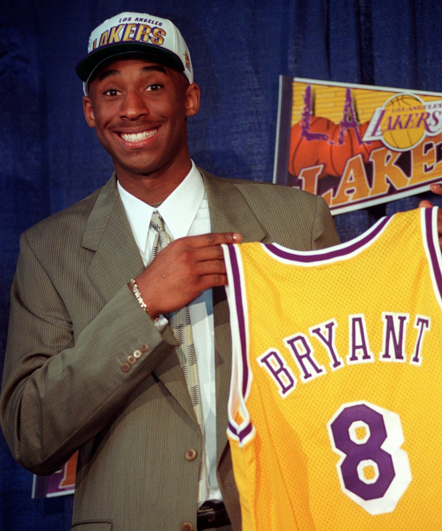 Kobe Bryant Minneapolis Lakers Jersey (2001-2002)