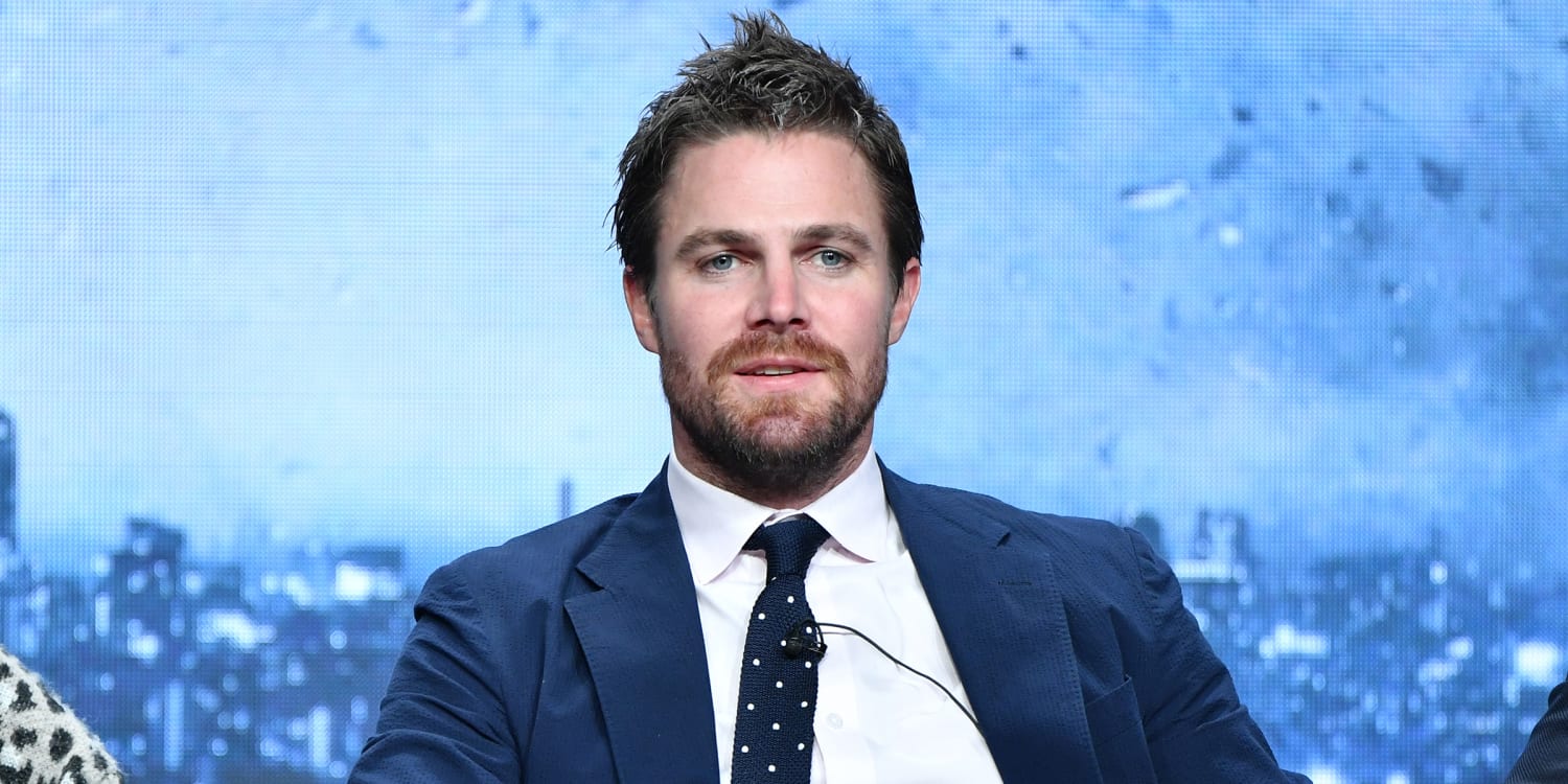 Arrow Star Stephen Amell Has Panic Attack During Interview
