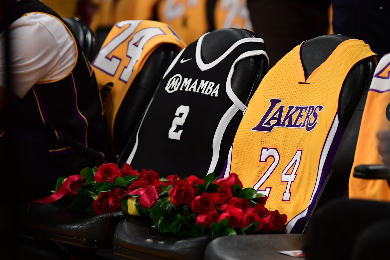 Kobe Bryant Signature NBA Team Lakers Memorial Black T Shirt (2021 UPDATED)
