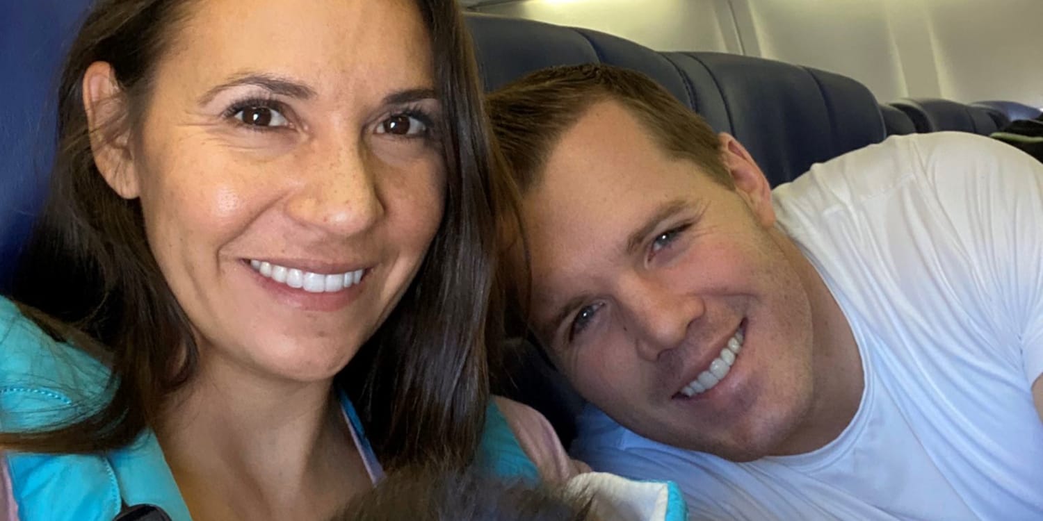 Strangers on plane throw baby shower for couple flying home with adopted ne...