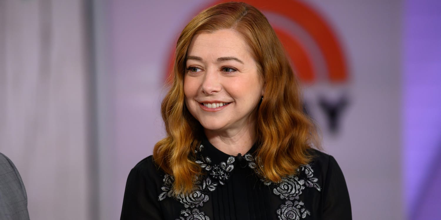 2400px x 1200px - Alyson Hannigan is 'terrified' for her kids to hear this 'American Pie' line