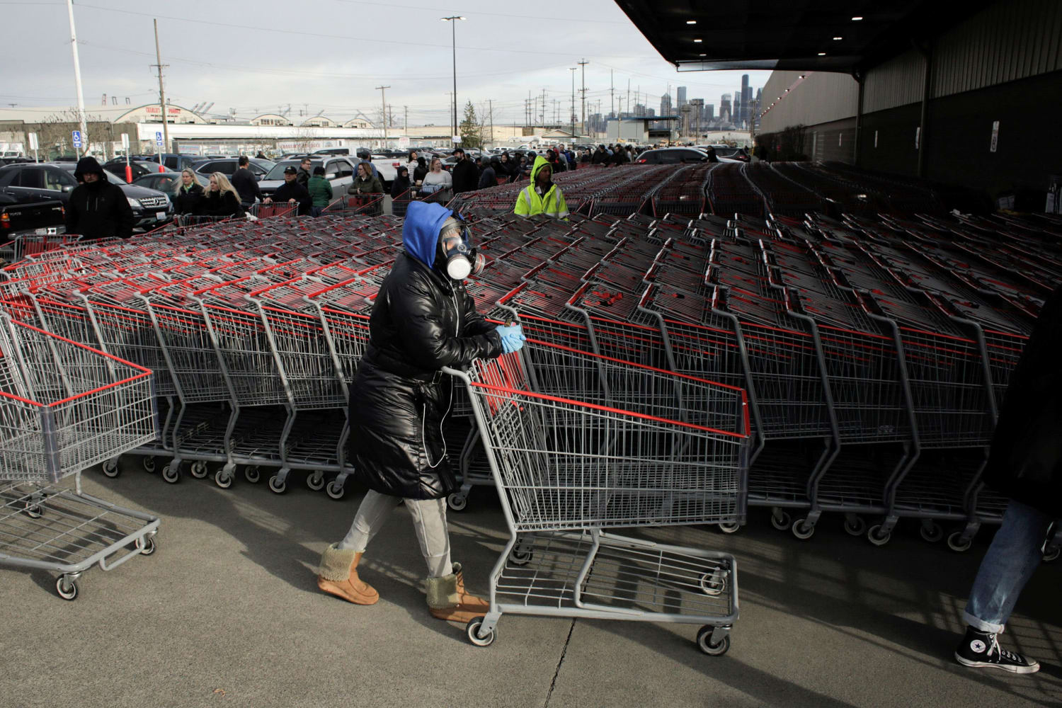 Black Friday in a Pandemic Means Fewer Shoppers, Fewer Deals - WSJ