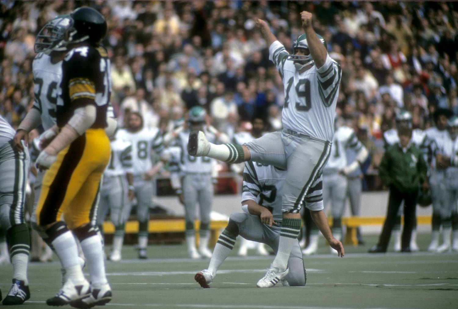 Ex-NFL kicker, Saints hero Tom Dempsey 