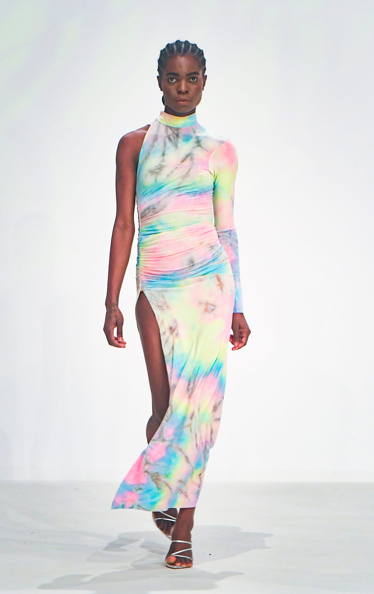 Space Dye Is 2022's Answer to the Tie-Dye Trend (And You're About to See It  Everywhere)