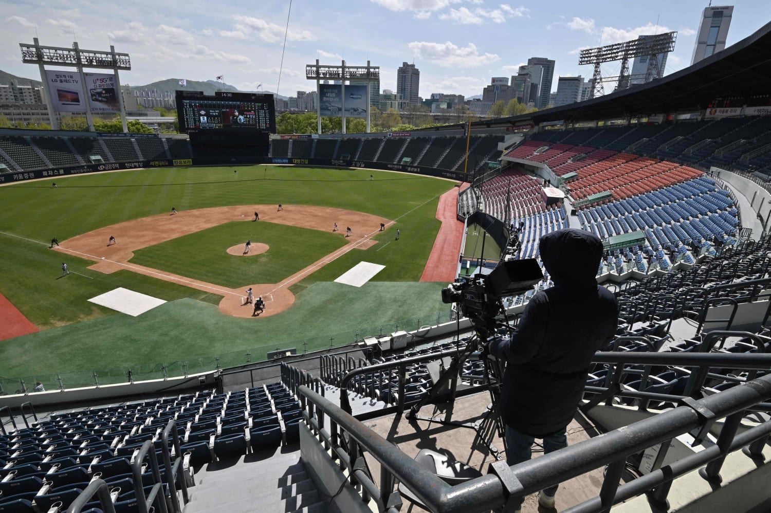 South Korea baseball league's start date has coronavirus caveat