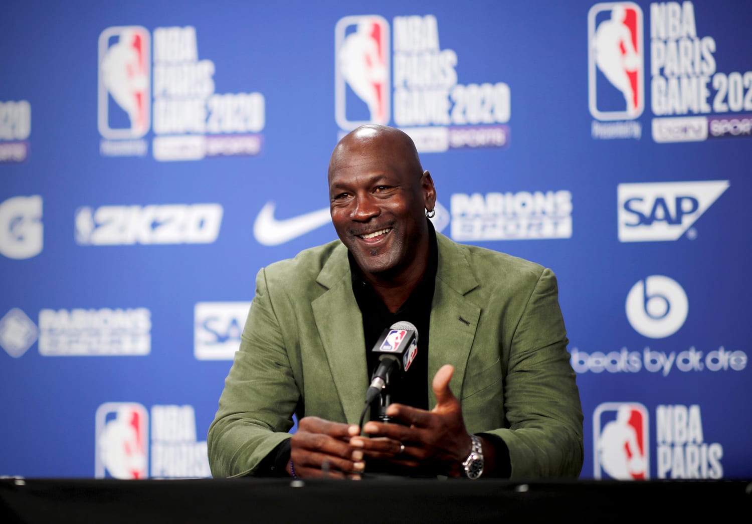Can Miami finally un-retire Michael Jordan's number 23 after 18 years? :  r/nbadiscussion