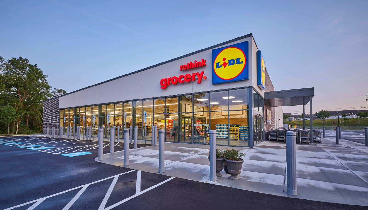 What is Lidl? Why this discount grocery store is giving Aldi a run for its  money