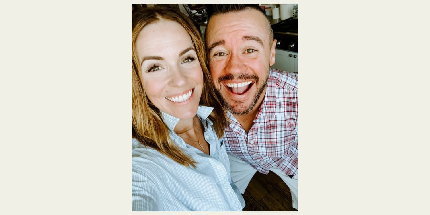Rachel Hollis and husband Dave Hollis are ending their marriage.