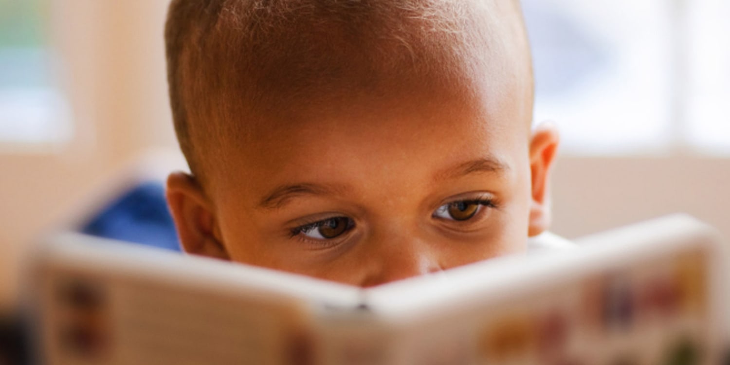 kindergarten children reading