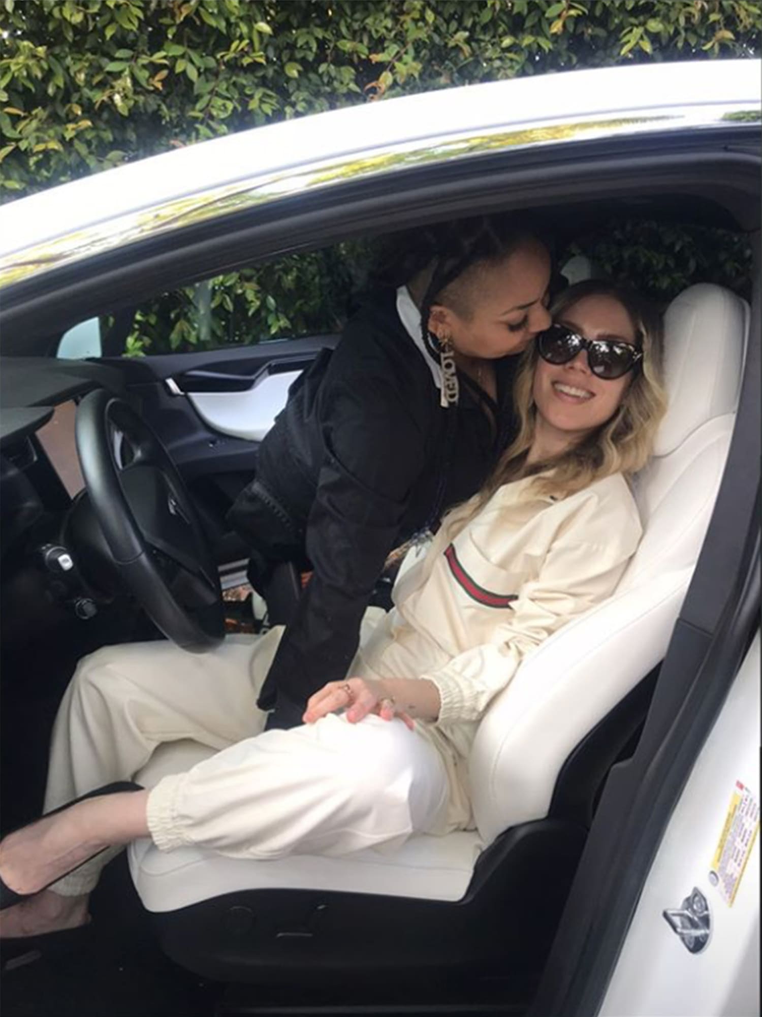 Raven-Symone marries Miranda Maday — see the couples wedding pics hq image