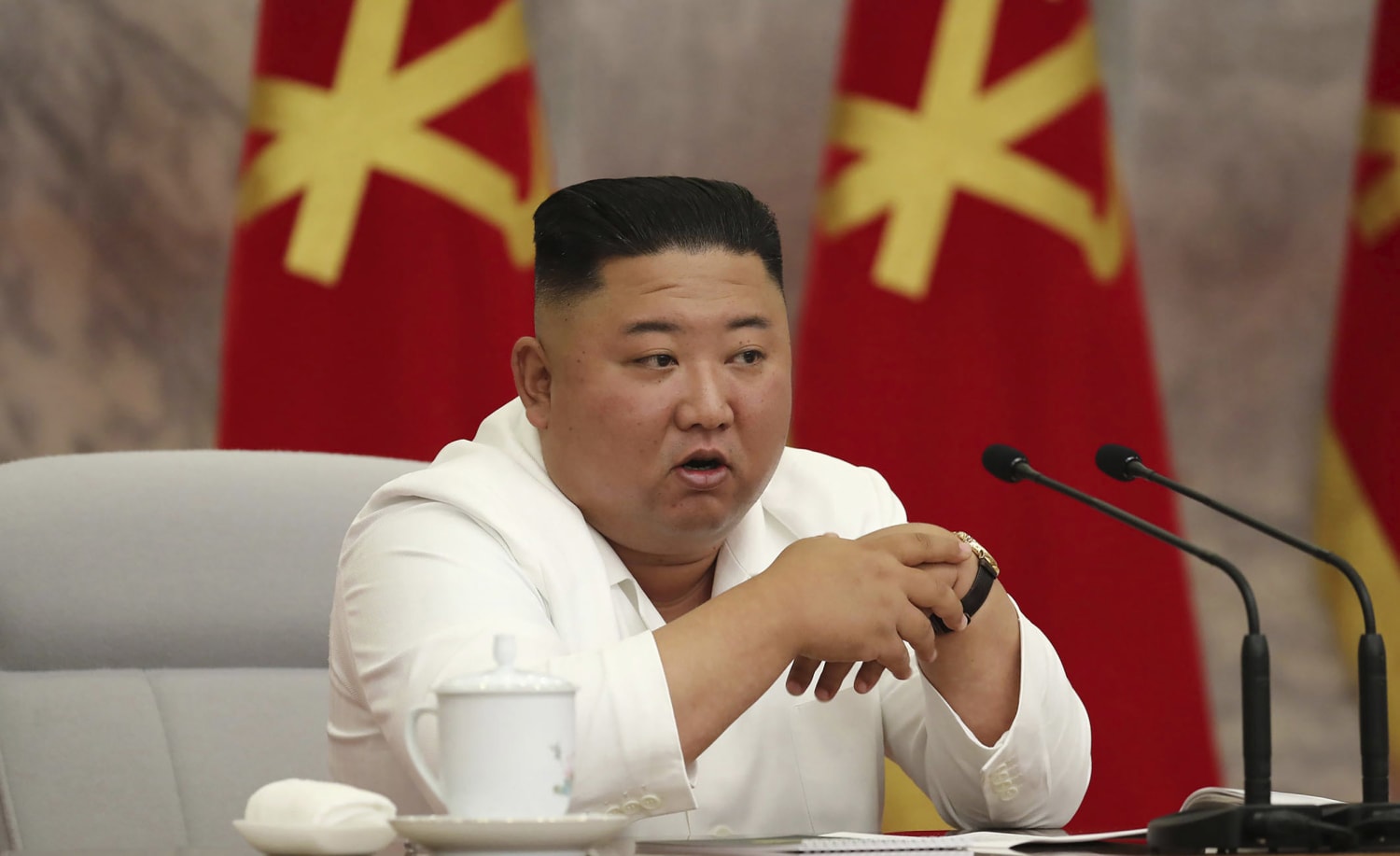 North Korea S Kim Jong Un Has Lost Weight But Remains Healthy South Korea Says