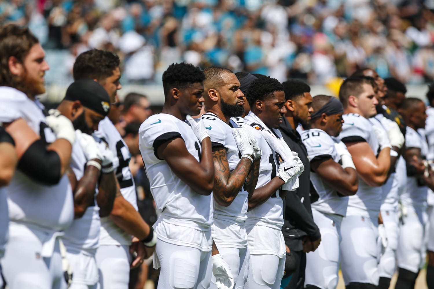 Pensioneret smukke morgue Black fans call NFL's plan to play 'Lift Every Voice and Sing' a 'joke,'  'placating,' 'pandering'