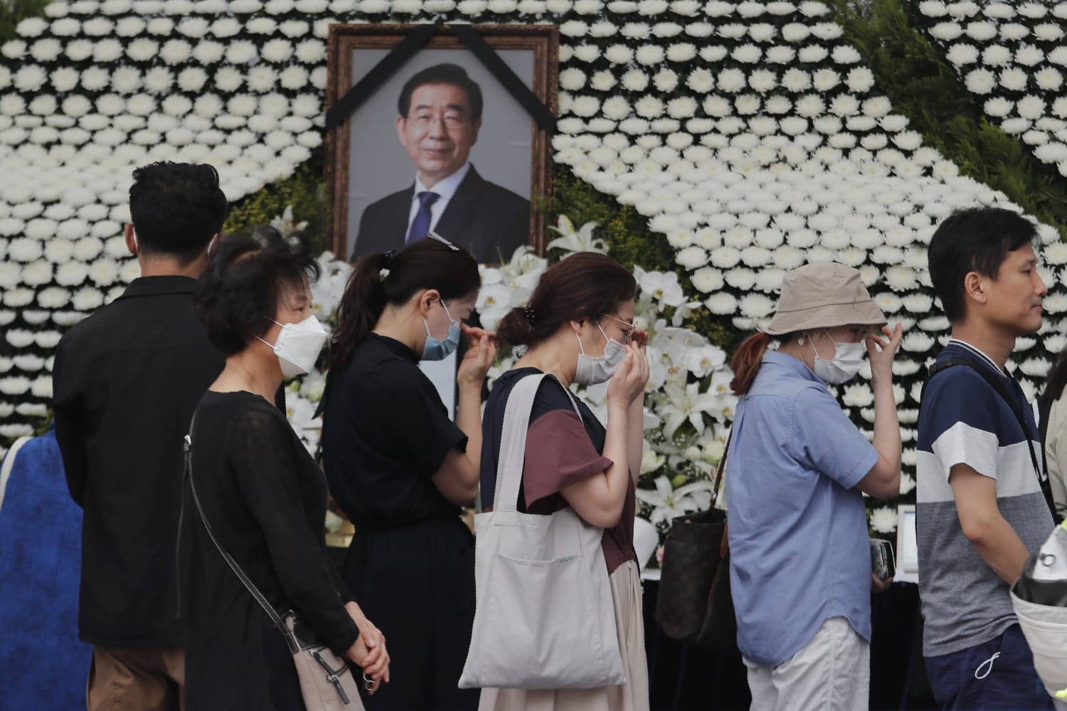 Традиции прощания. Похороны президента Южной Кореи. Похороны призидкнта корпии. Похороны монбина Корея.