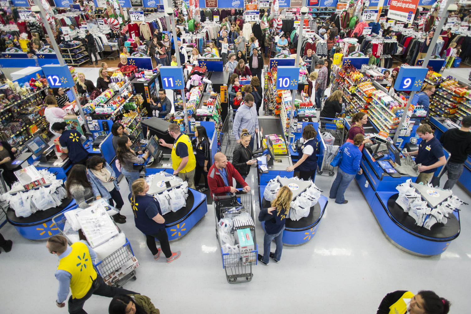 Walmart in La Marque closed until Tuesday for deep COVID-19 cleaning