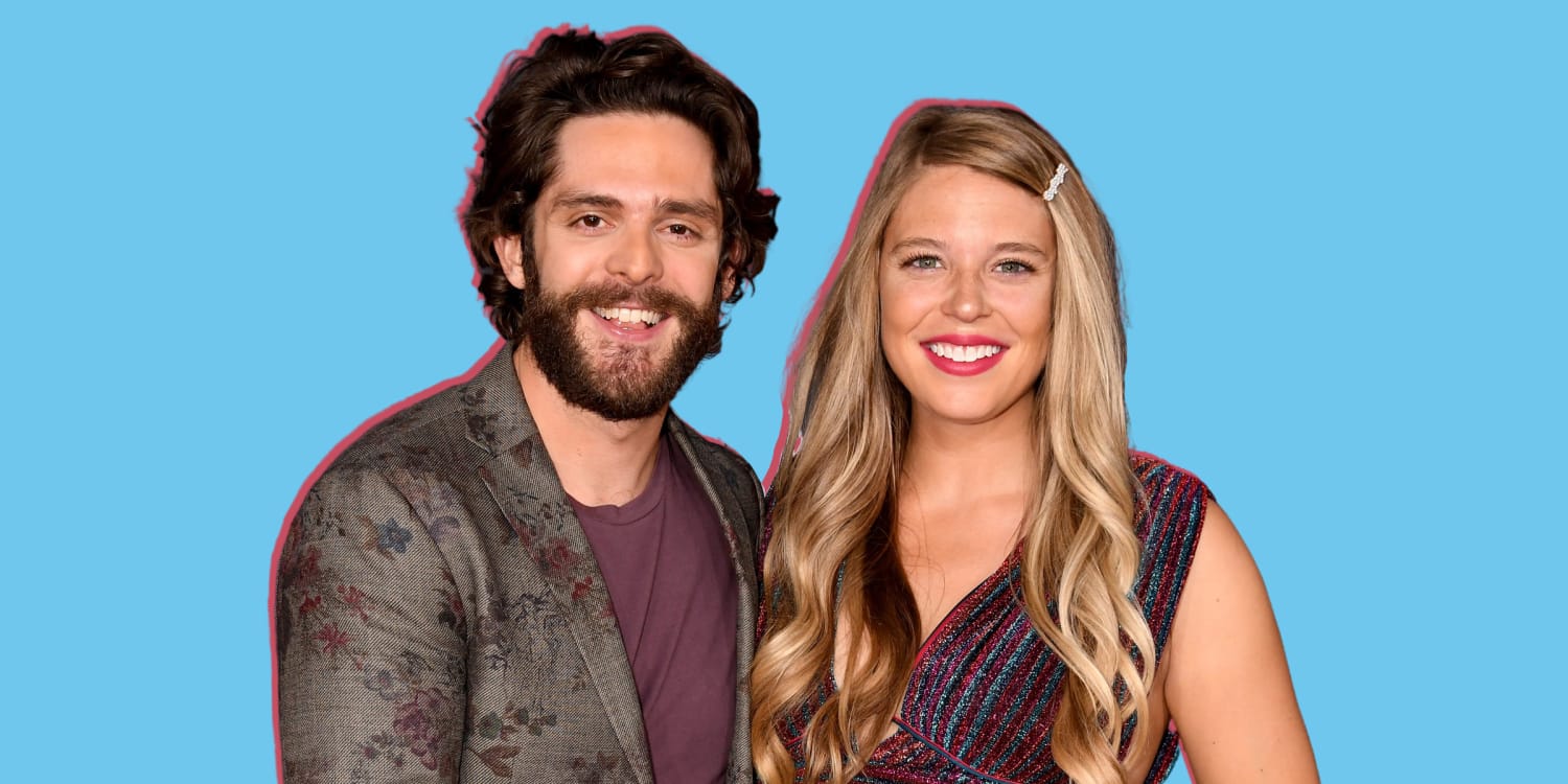 Thomas Rhett, Lauren Akins Pose with All Four Daughters in Family