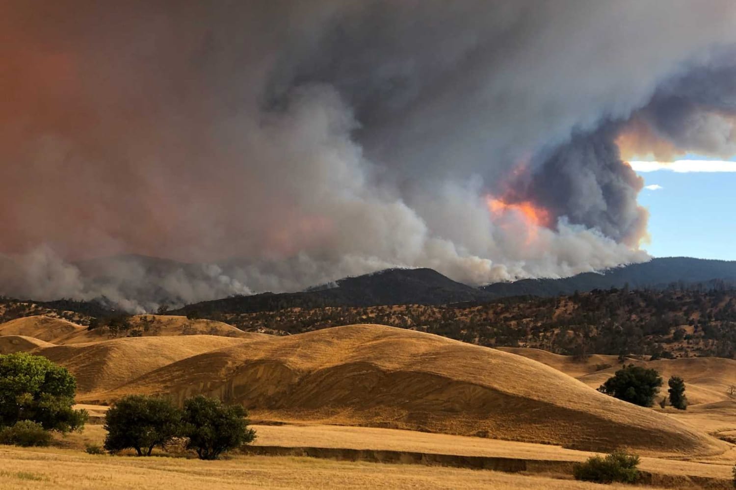 Oregon prepares for 'mass fatality incident' as fires continue to ...