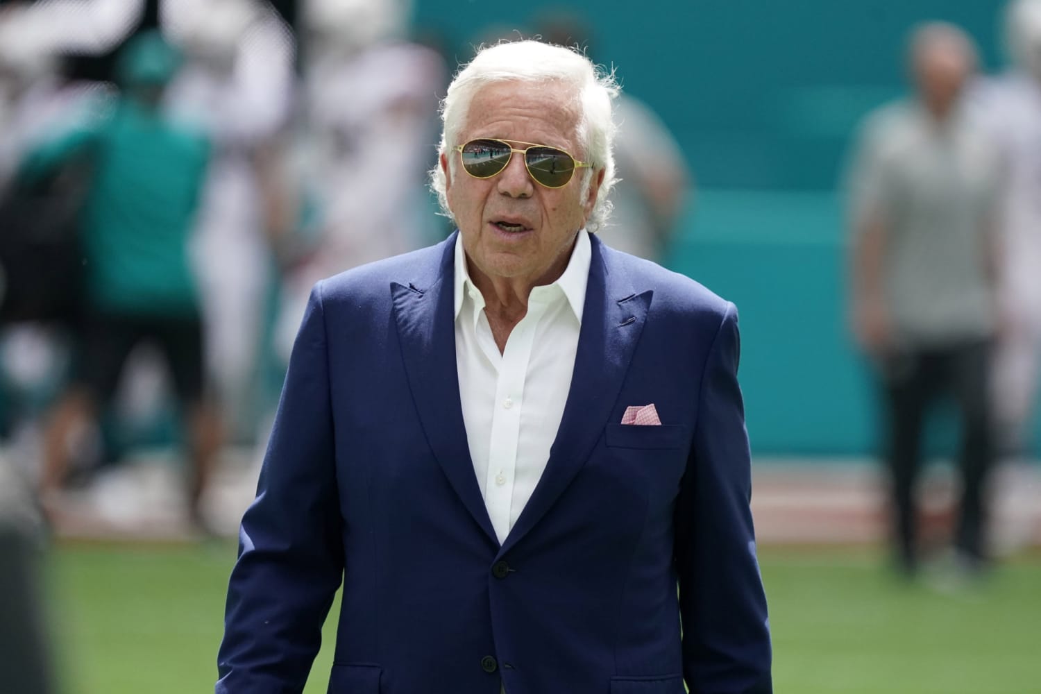 robert kraft dress shirts Robert Kraft loves the colored dress shirt with white collar and cuffs look  #Patriots #DeflateGate