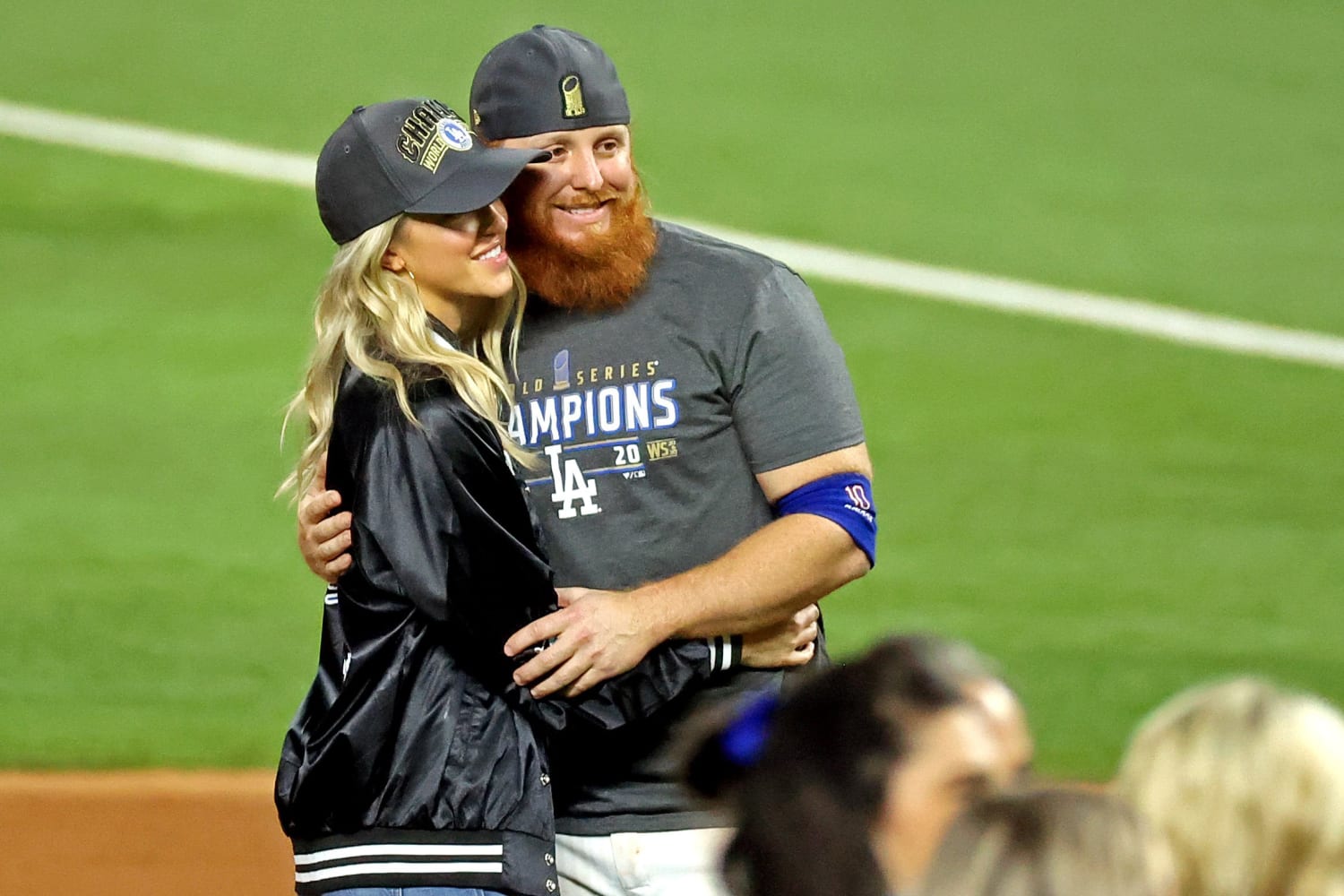 After family tragedy, couple connects with Justin Turner