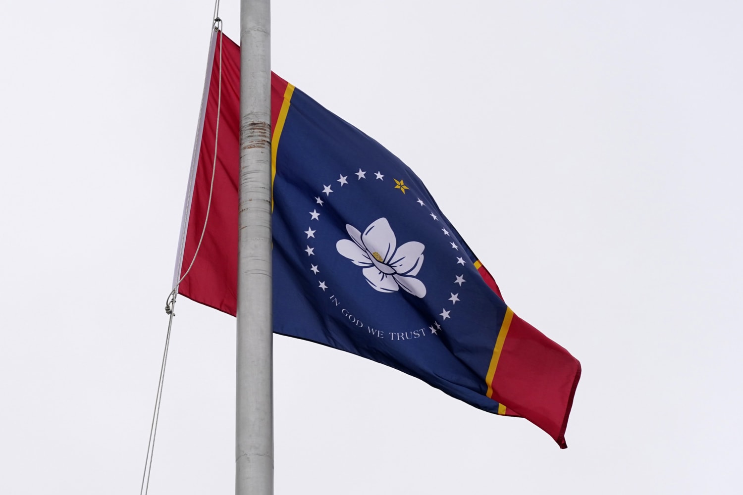 Mississippi S New Magnolia Flag Starting To Fly After Vote