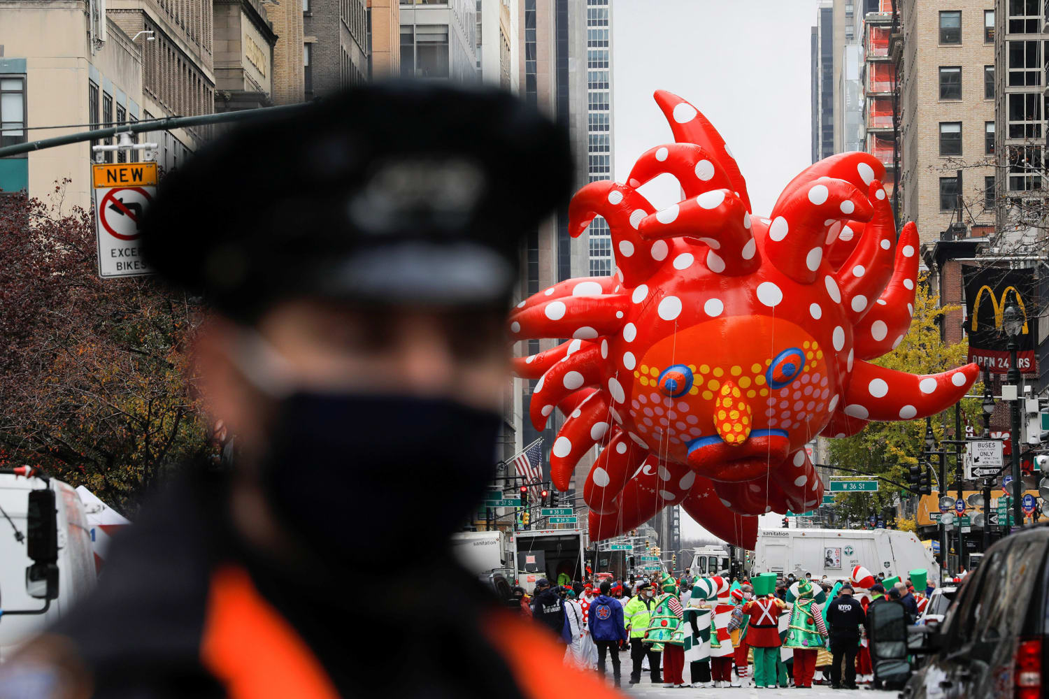 The 94th Macy S Thanksgiving Parade Goes Ahead Without Crowds