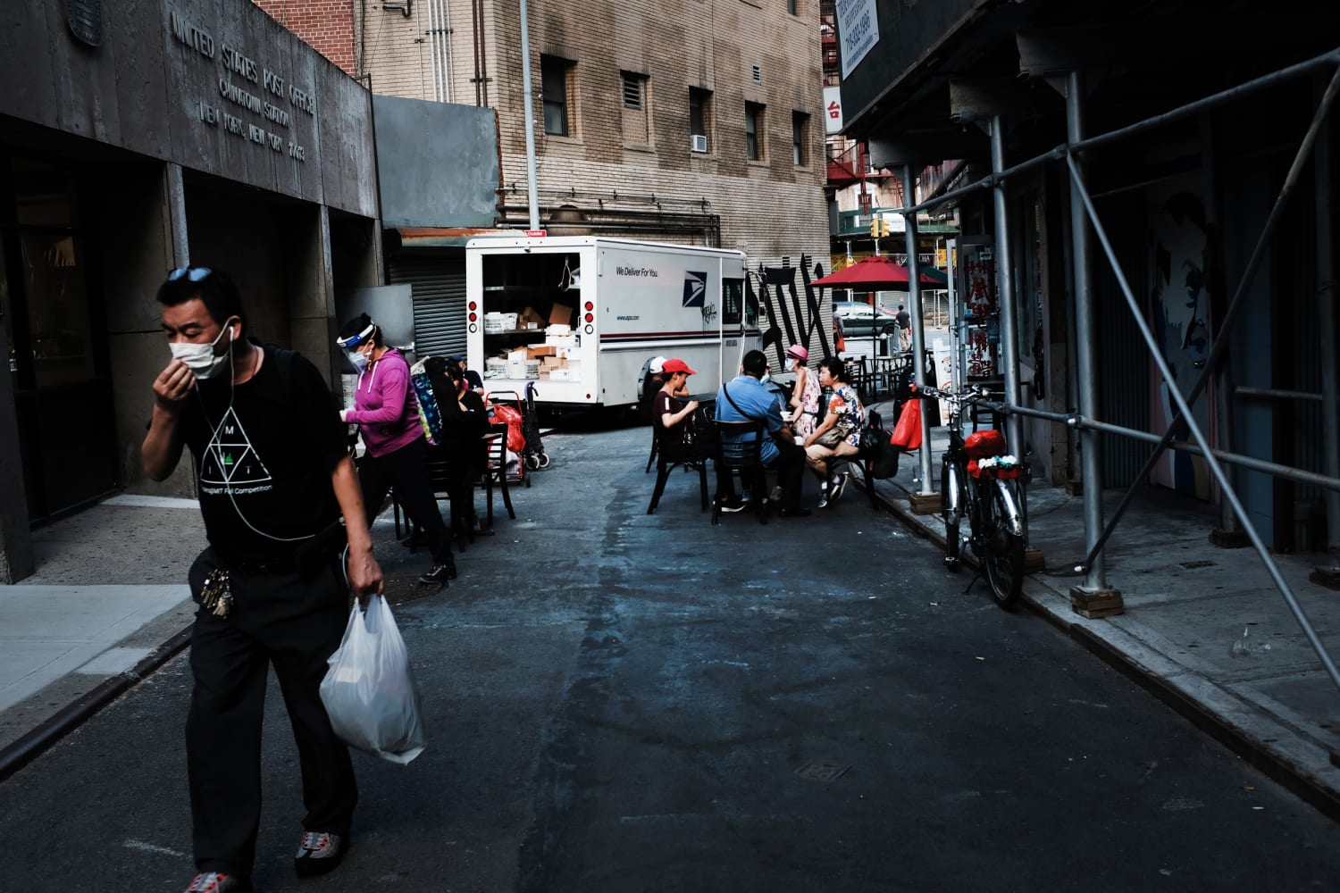 New York's Chinatown Businesses Struggle to Survive Coronavirus