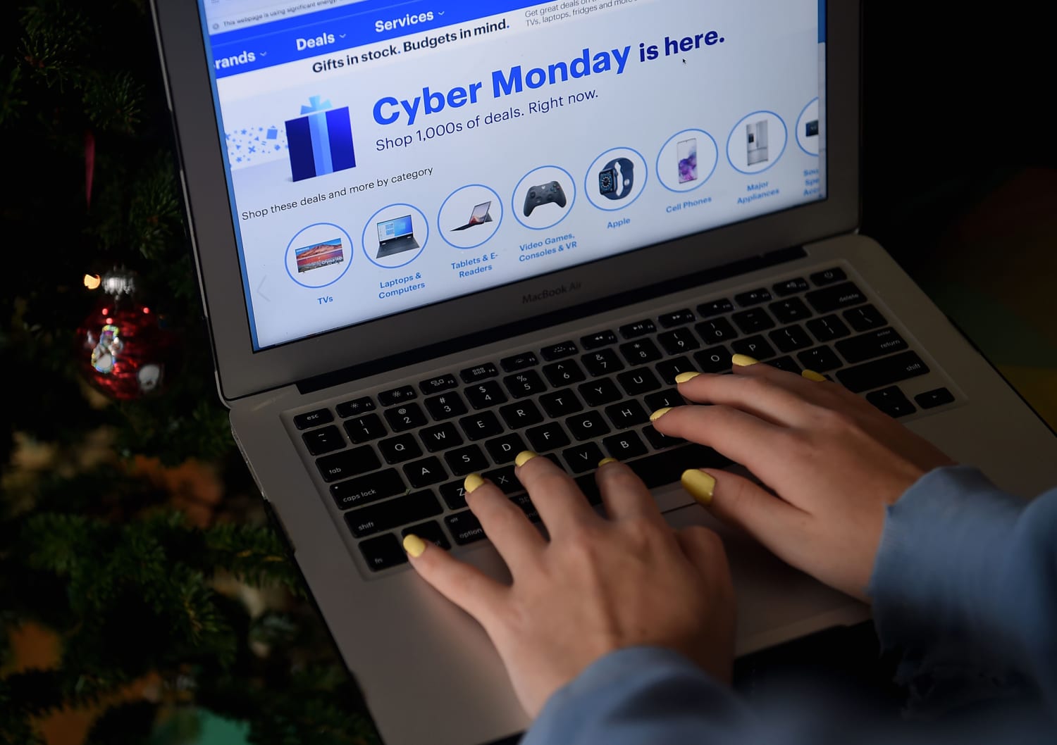 Cyber Monday becomes biggest online shopping day