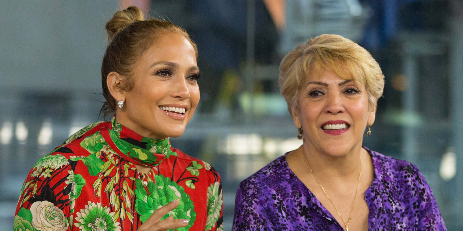 Jennifer Lopez surprises her mom for ...